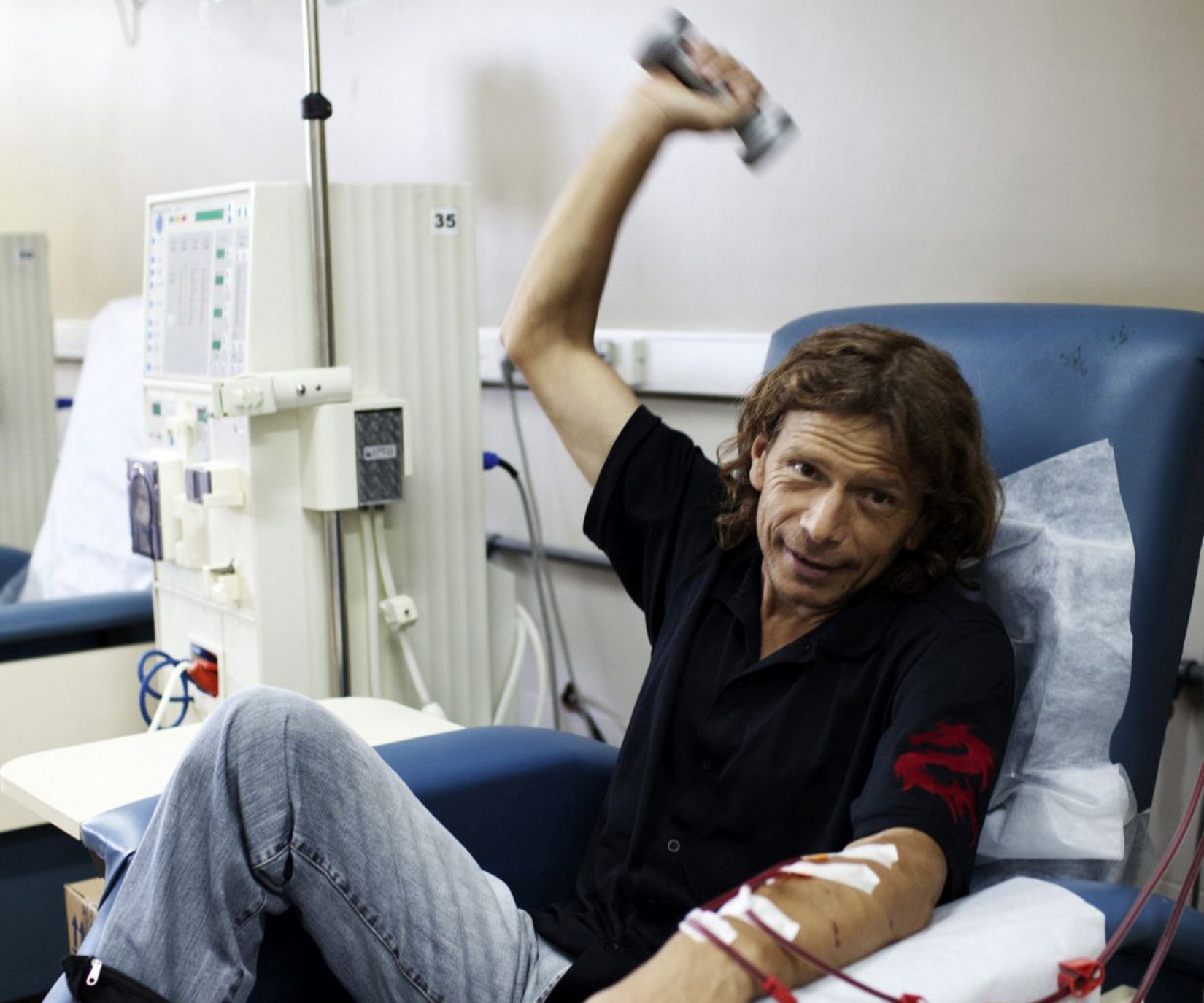 Leonardo used to watch TV while he was on dialysis